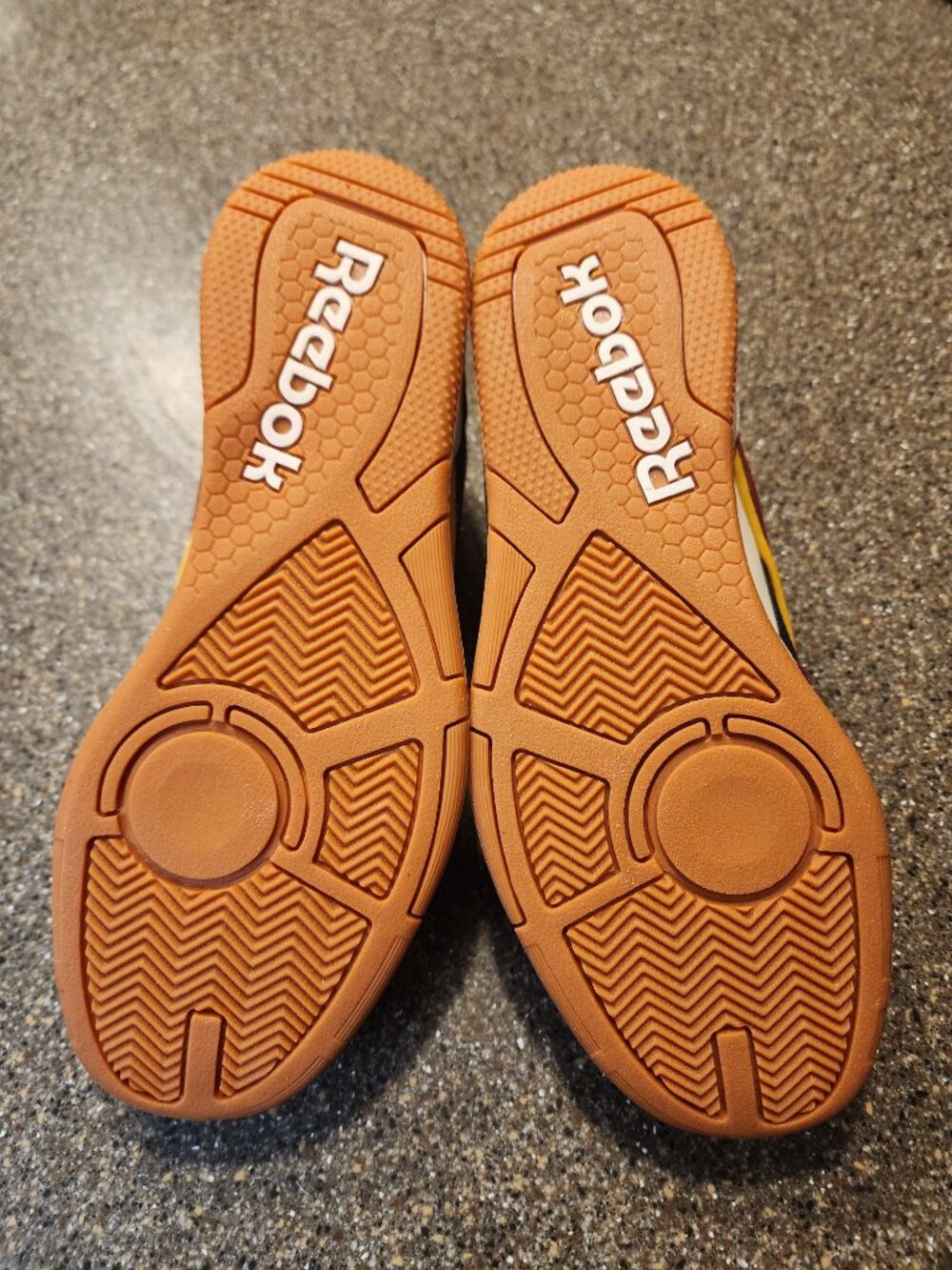 Reebok Size 7 - Picture 8 of 8